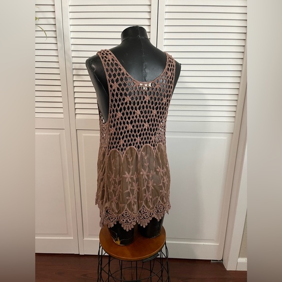 Umgee USA crochet, lace tank top - Picture 3 of 7